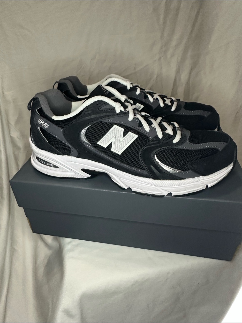 🆕 New Balance 530 Black and White Athletic Sneakers